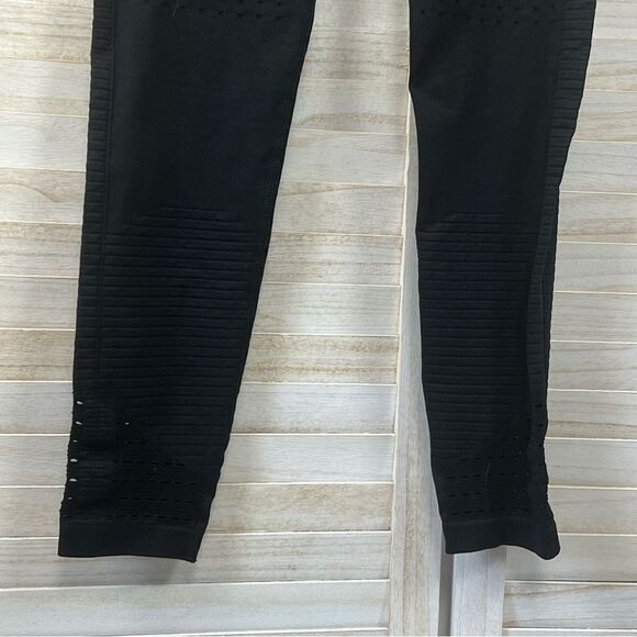Gymshark Lasercut Perforated Black Workout Leggings Medium - Picture 8 of 11